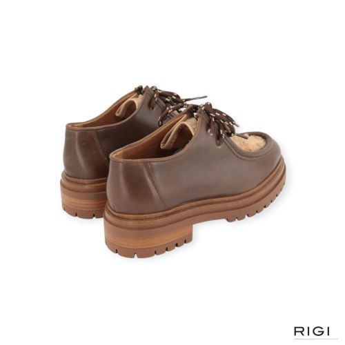 CTWLK Elias veterschoen in taupe leer met wol voor dames. CTWLK Elias veterschoen in taupe leer met wol voor dames.