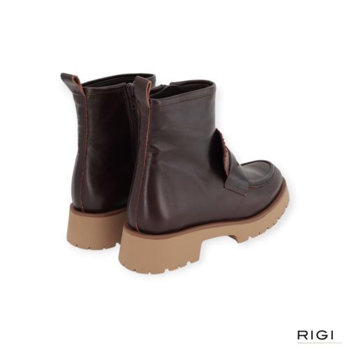 CTWLK Erika/I8 enkellaars in bruin leer voor dames. CTWLK Erika/I8 enkellaars in bruin leer voor dames.