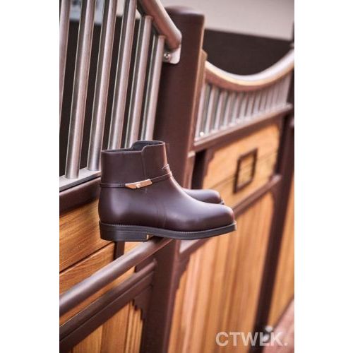 Catwalk, CTWLK Esma enkellaars in bordeaux leer voor dames. Catwalk, CTWLK Esma enkellaars in bordeaux leer voor dames.