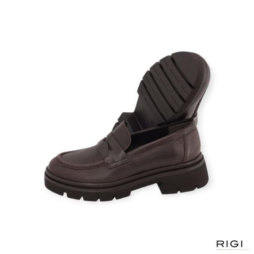 CTWLK Eva mocassin in bruin gebrushed leer voor dames.