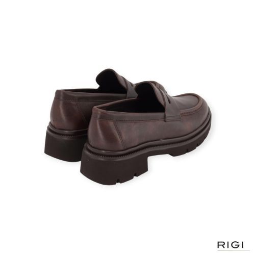 CTWLK Eva mocassin in bruin gebrushed leer voor dames.