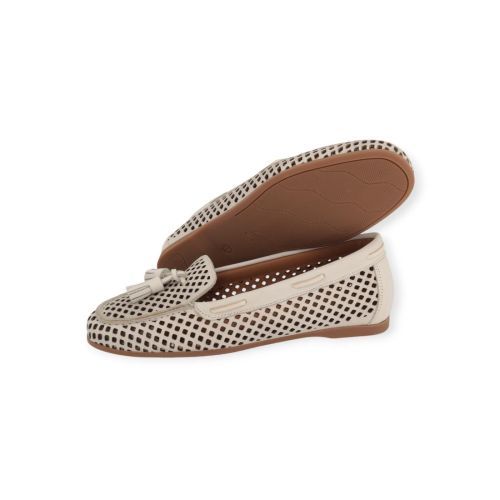 CTWLK Catwalk Gilio dames mocassin in off wit perfoeer leer. CTWLK Catwalk Gilio dames mocassin in off wit perfoeer leer.