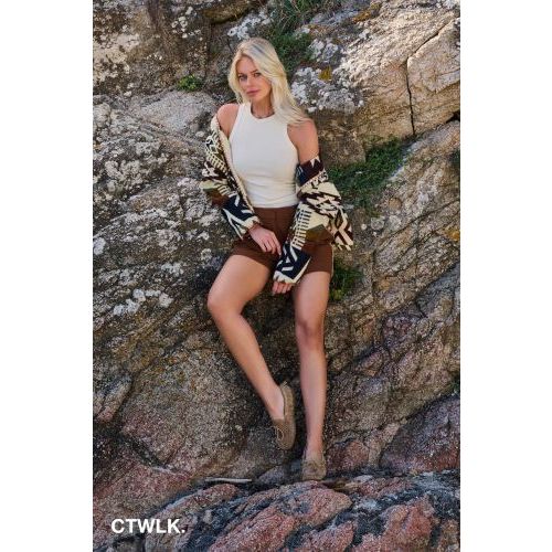 Ctwlk Catwalk Polley dames mocassin in het cognac beige suede leer. Ctwlk Catwalk Polley dames mocassin in het cognac beige suede leer.