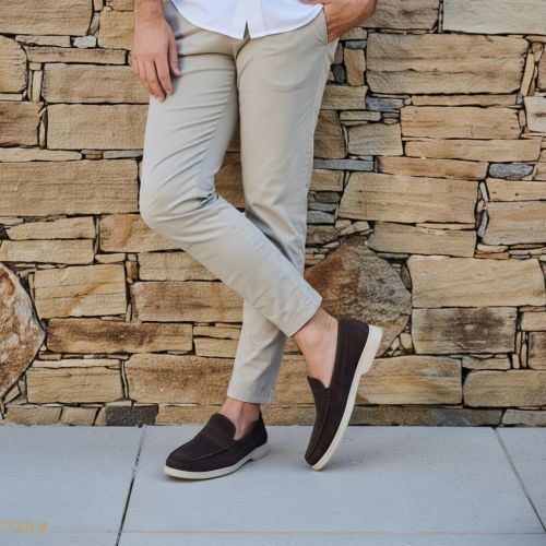 CTWLK Catwalk Spencer Q3 mocassin in bruin suède voor heren. CTWLK Catwalk Spencer Q3 mocassin in bruin suède voor heren.