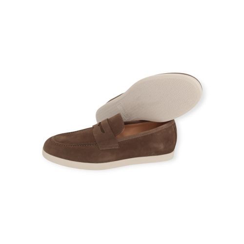 CTWLK Catwalk Stibault Q7 mocassin in taupe suède voor heren. CTWLK Catwalk Stibault Q7 mocassin in taupe suède voor heren.