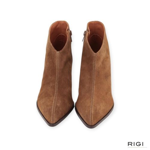 CTWLK Tephy C3 dames enkellaars in cognac suede leer.