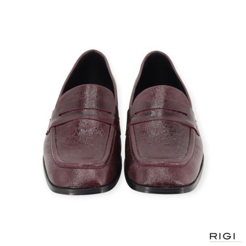 CTWLK Tevienne dames mocassin in bordeaux lak leer. CTWLK Tevienne dames mocassin in bordeaux lak leer.