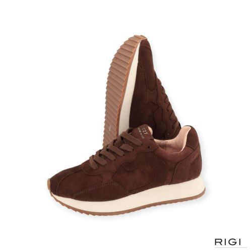 Cycleur De Luxe Backie CN in bruin suède voor dames. Cycleur De Luxe Backie CN in bruin suède voor dames.