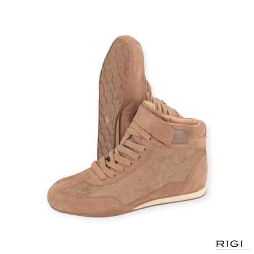 Cycleur De Luxe Canna sneaker voor dames in beige suède met ponyvel. Cycleur De Luxe Canna sneaker voor dames in beige suède met ponyvel.