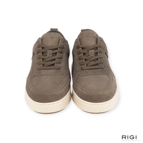 Sneaker Aubisque NB1 van Cycleur De Luxe voor heren. Deze sneaker is in blauw met grijs geperforeerd suède afgewerkt met stiksels. Heeft een aangename buitenzool met een uitneembare binnenzool. Dit model tailleert normaal van pasvorm. Sneaker Aubisque NB1 van Cycleur De Luxe voor heren. Deze sneaker is in blauw met grijs geperforeerd suède afgewerkt met stiksels. Heeft een aangename buitenzool met een uitneembare binnenzool. Dit model tailleert normaal van pasvorm.