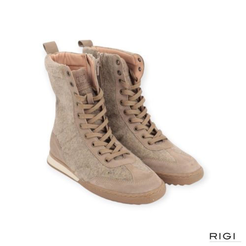 Cycleur De Luxe Nobilis sneaker, enkellaars in beige suède met wol voor dames. Cycleur De Luxe Nobilis sneaker, enkellaars in beige suède met wol voor dames.