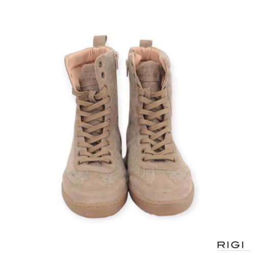 Cycleur De Luxe Nobilis sneaker, enkellaars in beige suède met wol voor dames. Cycleur De Luxe Nobilis sneaker, enkellaars in beige suède met wol voor dames.