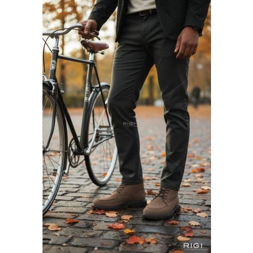 Cycleur De Luxe V5 enkellaars in licht bruin suède voor heren. Cycleur De Luxe V5 enkellaars in licht bruin suède voor heren.