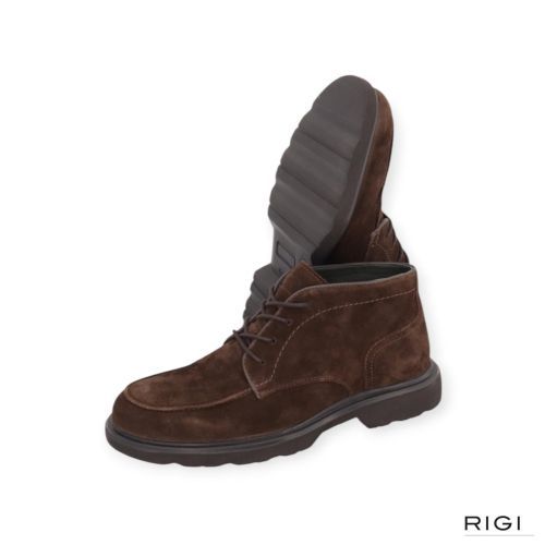 Cycleur De Luxe V5 heren enkellaars in het donker bruin suede leer. Cycleur De Luxe V5 heren enkellaars in het donker bruin suede leer.