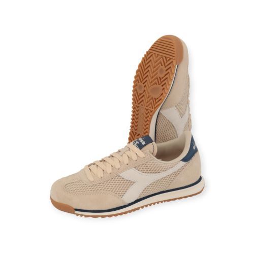 Diadora cross mesh dames sneaker in beige suede.