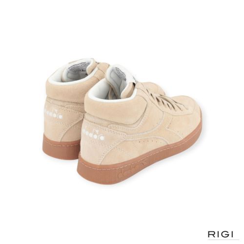 Diadora Game High Suède enkel sneaker in beige suède voor dames. Diadora Game High Suède enkel sneaker in beige suède voor dames.