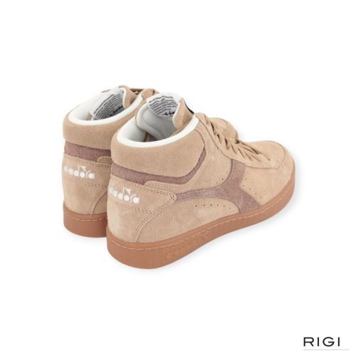Diadora Game High Suède enkel sneaker in lichtbruinsuède voor dames. 