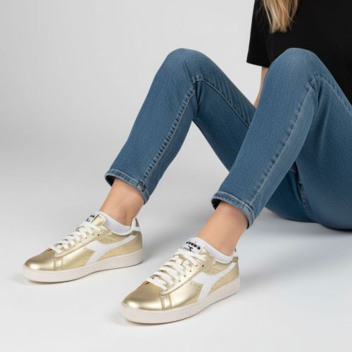 Diadora game low aura sw sneaker in goud. Diadora game low aura sw sneaker in goud.