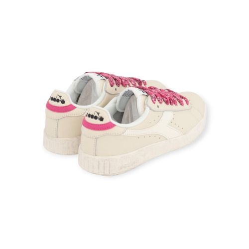 Diadora game low waxed paisley dames sneaker in off wit met roze. Diadora game low waxed paisley dames sneaker in off wit met roze.