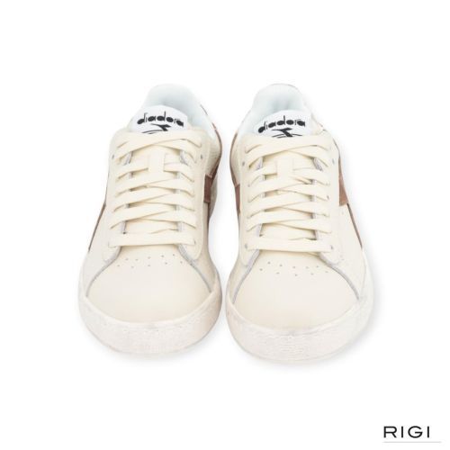 Diadora Game Low-Wild sneaker in offwit leer met bruin suède voor dames. 