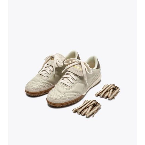 Diadora Gold Indoor Metal dames sneaker in het beige leer.
