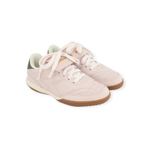 Diadora Gold Indoor Metal dames sneaker in het roze leer. Diadora Gold Indoor Metal dames sneaker in het roze leer.