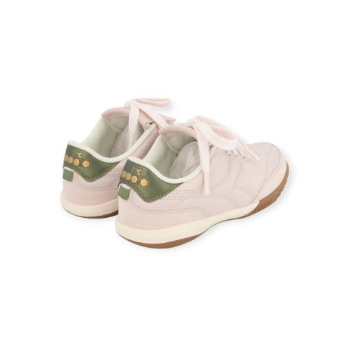 Diadora Gold Indoor Metal dames sneaker in het roze leer. Diadora Gold Indoor Metal dames sneaker in het roze leer.
