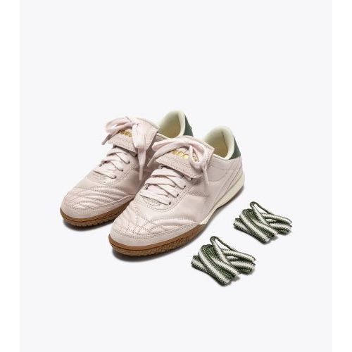 Diadora Gold Indoor Metal dames sneaker in het roze leer. Diadora Gold Indoor Metal dames sneaker in het roze leer.
