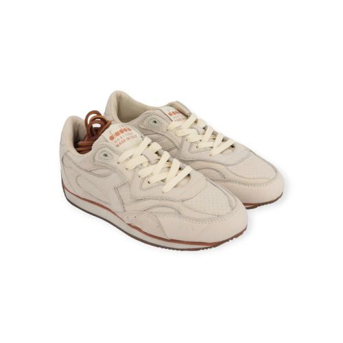Diadora Heritage Equipe Revenge Dune Used Italie in het wit leer.