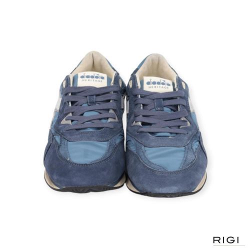 Diadora Heritage Equipe Revenge Nylon used in blauw suède met nylon voor heren. Diadora Heritage Equipe Revenge Nylon used in blauw suède met nylon voor heren.