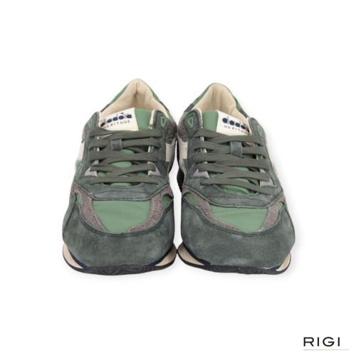 Diadora Heritage Equipe Revenge Nylon used in groen suède met nylon voor heren. Diadora Heritage Equipe Revenge Nylon used in groen suède met nylon voor heren.