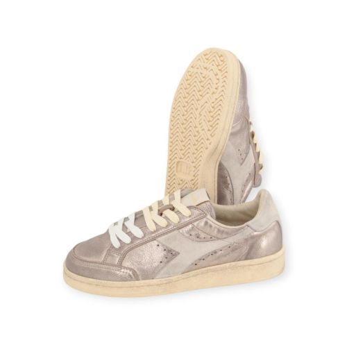 Diadora Heritage Metal Used sneaker roze shinning met beige.