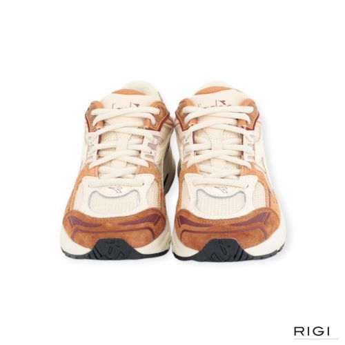 Diadora Mythos Star in cognac suède met offwit mesh voor dames.  
