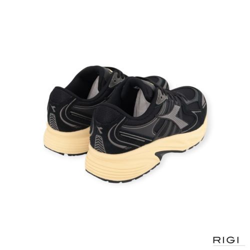 Diadora Mythos Star in zwart suède/ mesh voor heren. 