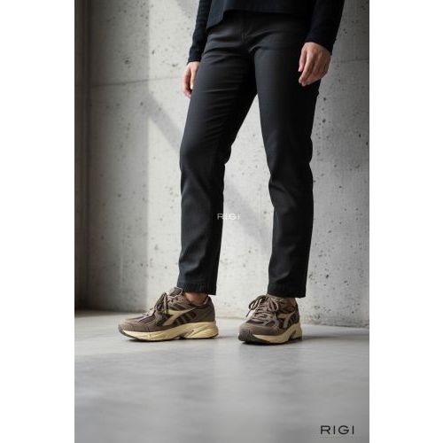 Diadora Mythos Star in bruin met groen suède/ mesh voor dames en heren. 