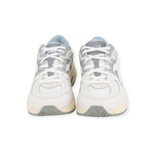Diadora Mythos Star Lea sneaker in het off wit met licht grijs leer. Diadora Mythos Star Lea sneaker in het off wit met licht grijs leer.