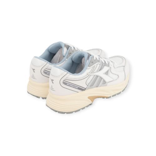 Diadora Mythos Star Lea sneaker in het off wit met licht grijs leer. Diadora Mythos Star Lea sneaker in het off wit met licht grijs leer.