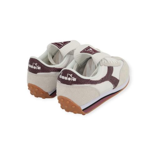 Diadora Rally Indoor dames sneaker in het wit met bordeaux. Diadora Rally Indoor dames sneaker in het wit met bordeaux.