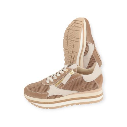 Dl Sport dames sneaker in camel suede.