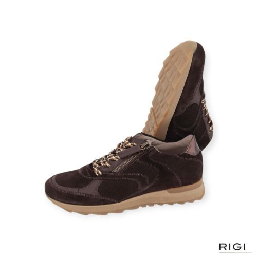 DL Sport 7141 dames sneaker in donker bruin suede. DL Sport 7141 dames sneaker in donker bruin suede.