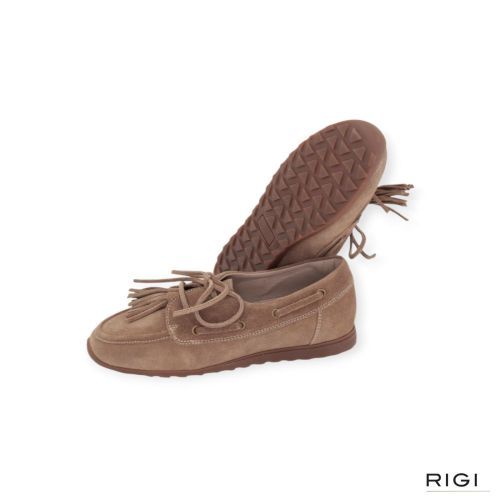 DL-Sport 7159 mocassin in licht bruin suède voor dames. DL-Sport 7159 mocassin in licht bruin suède voor dames.