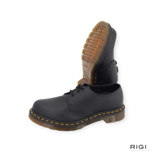 Dr Martens 1461 dames veter schoen in zwart effen leer. Dr Martens 1461 dames veter schoen in zwart effen leer.
