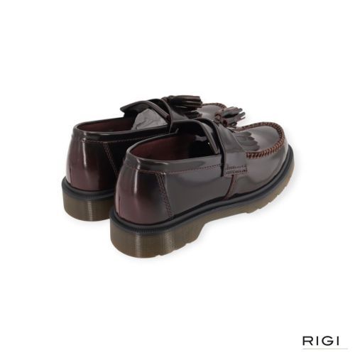 Dr Martens Adrian dames mocassin in bordeaux leer. Dr Martens Adrian dames mocassin in bordeaux leer.