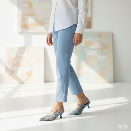 Evaluna 5615 pump in lichtblauw suède voor dames. Evaluna 5615 pump in lichtblauw suède voor dames.