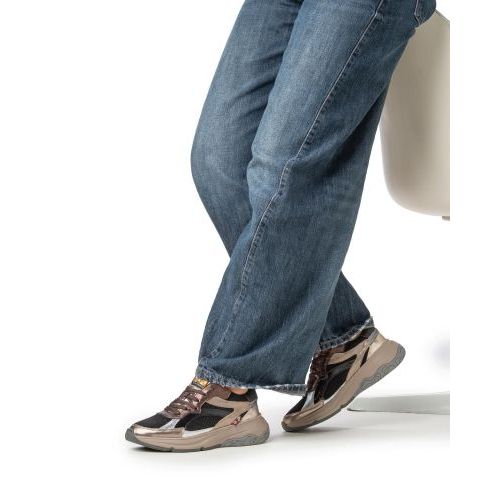 Floris Van Bommel Holli 02.04 SFW-10141-92.01 sneaker in brons metallic met zwarte mesh voor dames. Floris Van Bommel Holli 02.04 SFW-10141-92.01 sneaker in brons metallic met zwarte mesh voor dames.