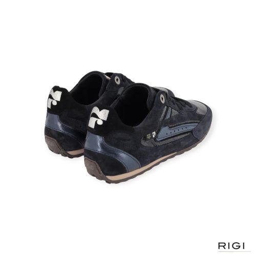 Floris Van Bommel Illvi 01.06 SFW-10150-41.01 sneaker in blauw suède met blauw lakleer voor dames. Floris Van Bommel Illvi 01.06 SFW-10150-41.01 sneaker in blauw suède met blauw lakleer voor dames.
