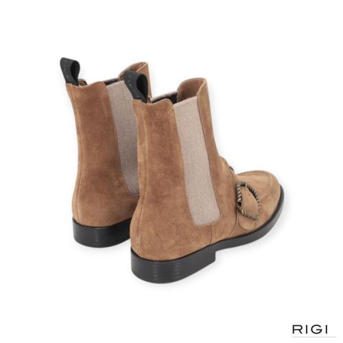 Frau Farro A84C6 enkellaars in beige suède voor dames. Frau Farro A84C6 enkellaars in beige suède voor dames.