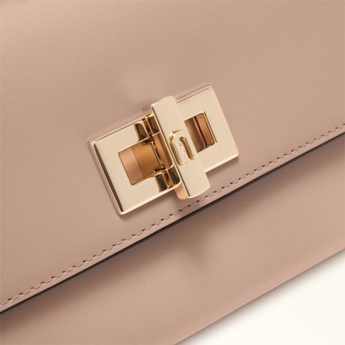 Furla Clara crossbody handtas in roze leer voor dames. 