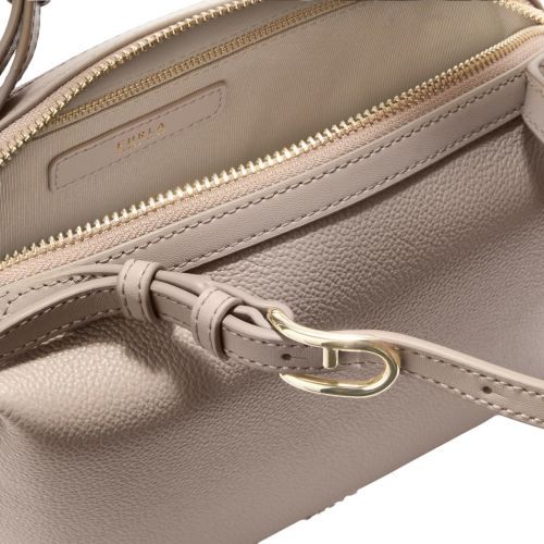 Furla Double Mini Boston handtas in taupe leer. Furla Double Mini Boston handtas in taupe leer.