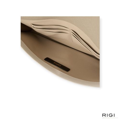 Furla Iride clutch in panna, off wit leer voor dames. Furla Iride clutch in panna, off wit leer voor dames.